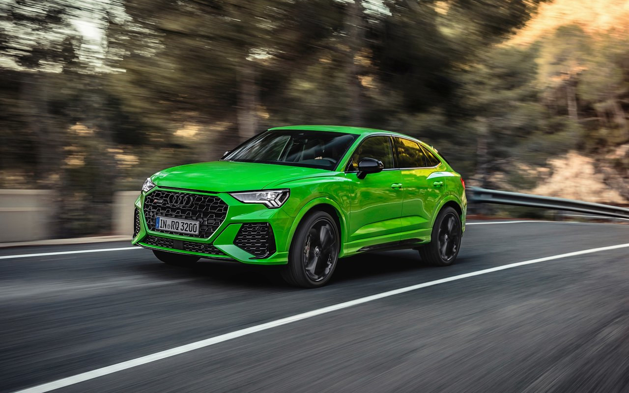 Comparison Audi RS Q3 Sportback 2020 vs Porsche Macan Turbo 2020